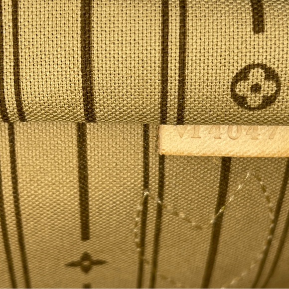 Louis Vuitton Monogram Neverfull PM and Dust Bag - Picture 13 of 16